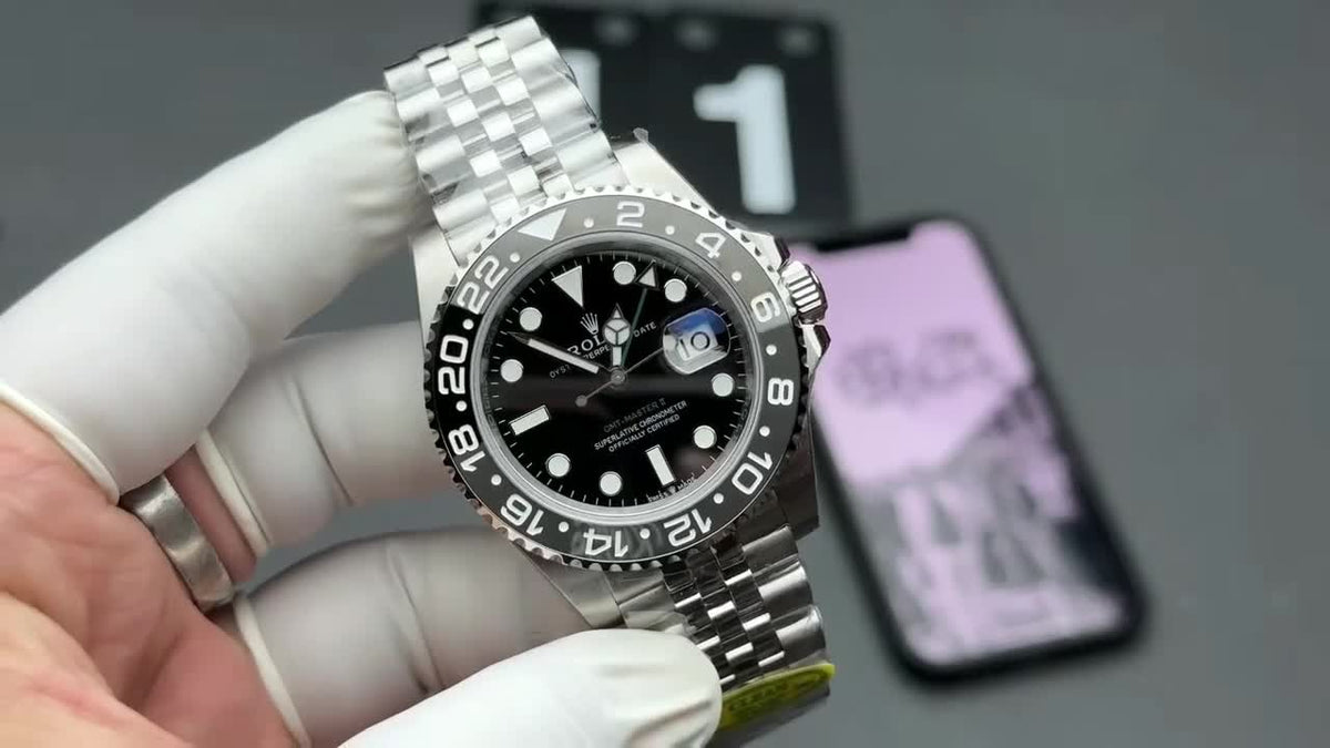 Rolex GMT-Master II Oyster, 40 mm, Oystersteel Reference 126710GRNR 2