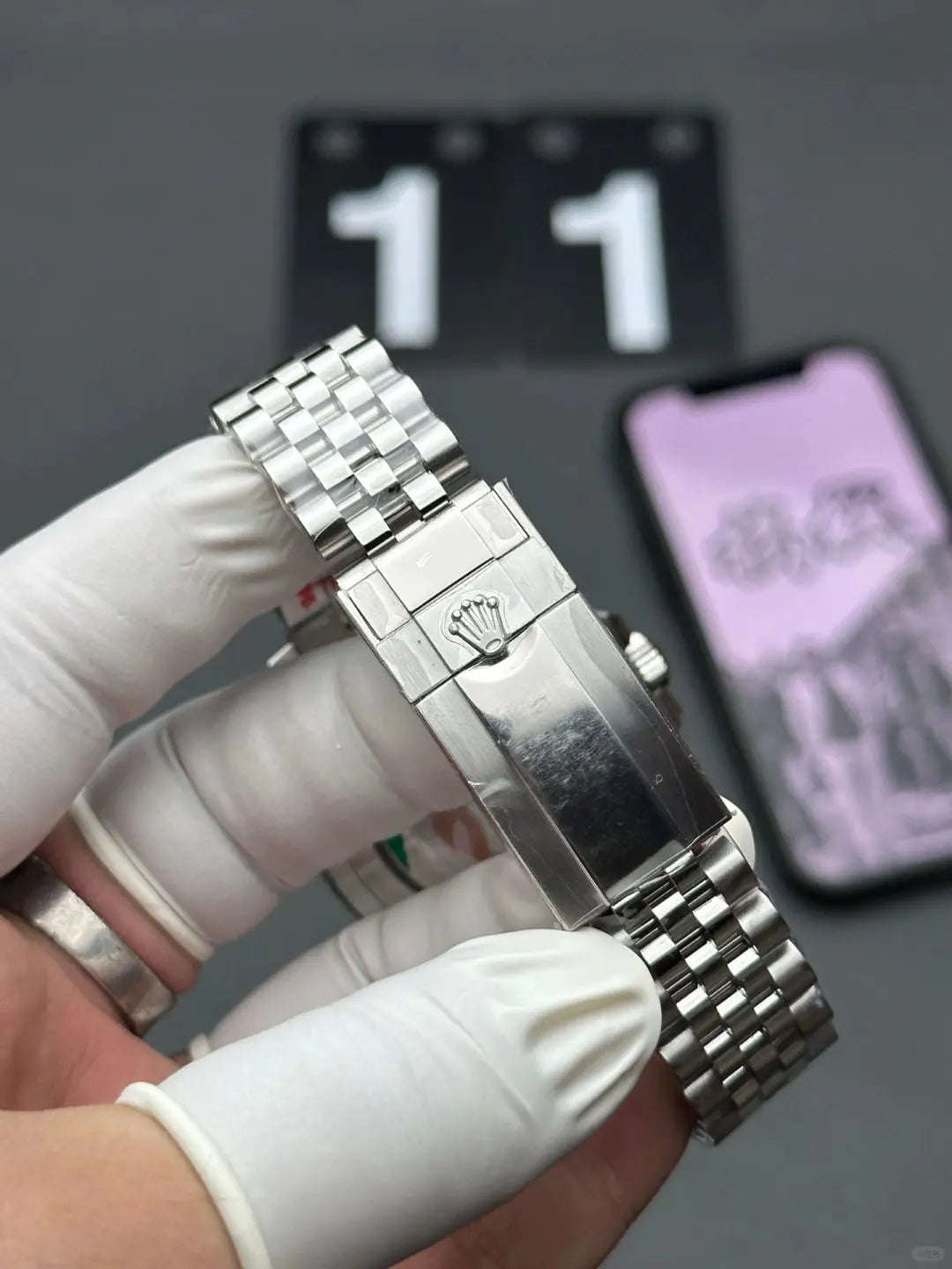 Rolex GMT-Master II Oyster, 40 mm, Oystersteel Reference 126710GRNR 8
