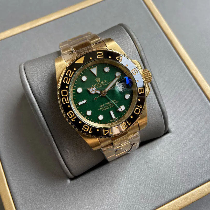 GMT-Master II 116718LN 40mm Gold Green Dial 3