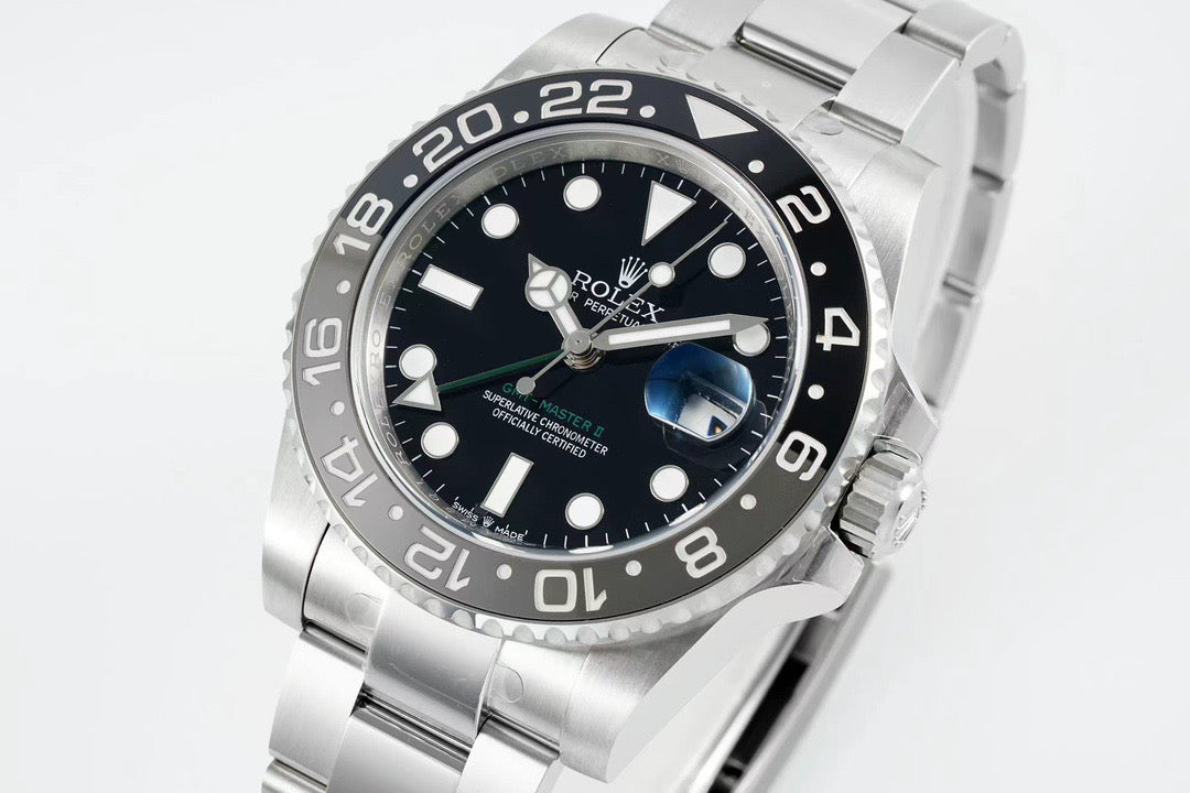 Rolex GMT-Master II Oyster, 40 mm, Oystersteel Reference 126710GRNR 3