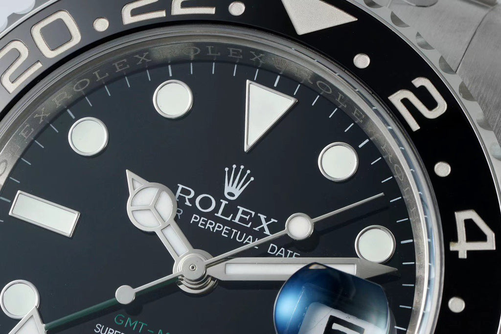 Rolex GMT-Master II Oyster, 40 mm, Oystersteel Reference 126710GRNR 4