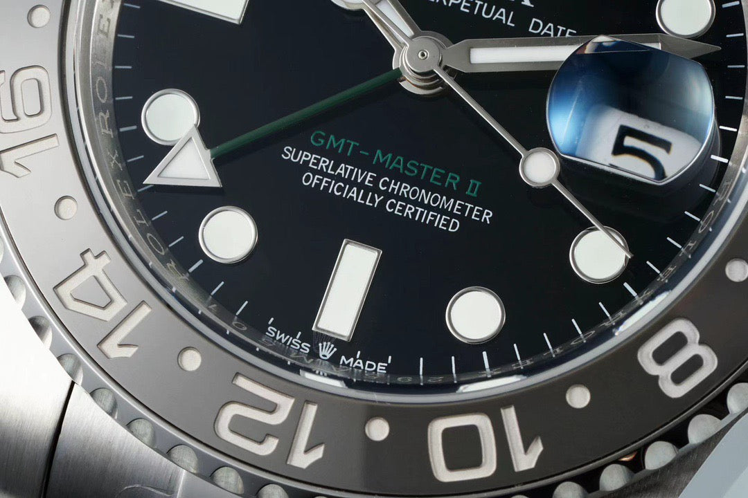 Rolex GMT-Master II Oyster, 40 mm, Oystersteel Reference 126710GRNR 5