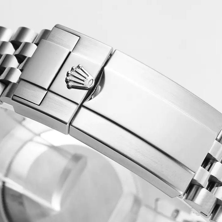 GMT-Master II 126710BLNR 40mm Batgirl Bezel Steel on Jubilee 6